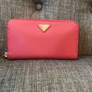 PRADA SAFFIANO WALLET